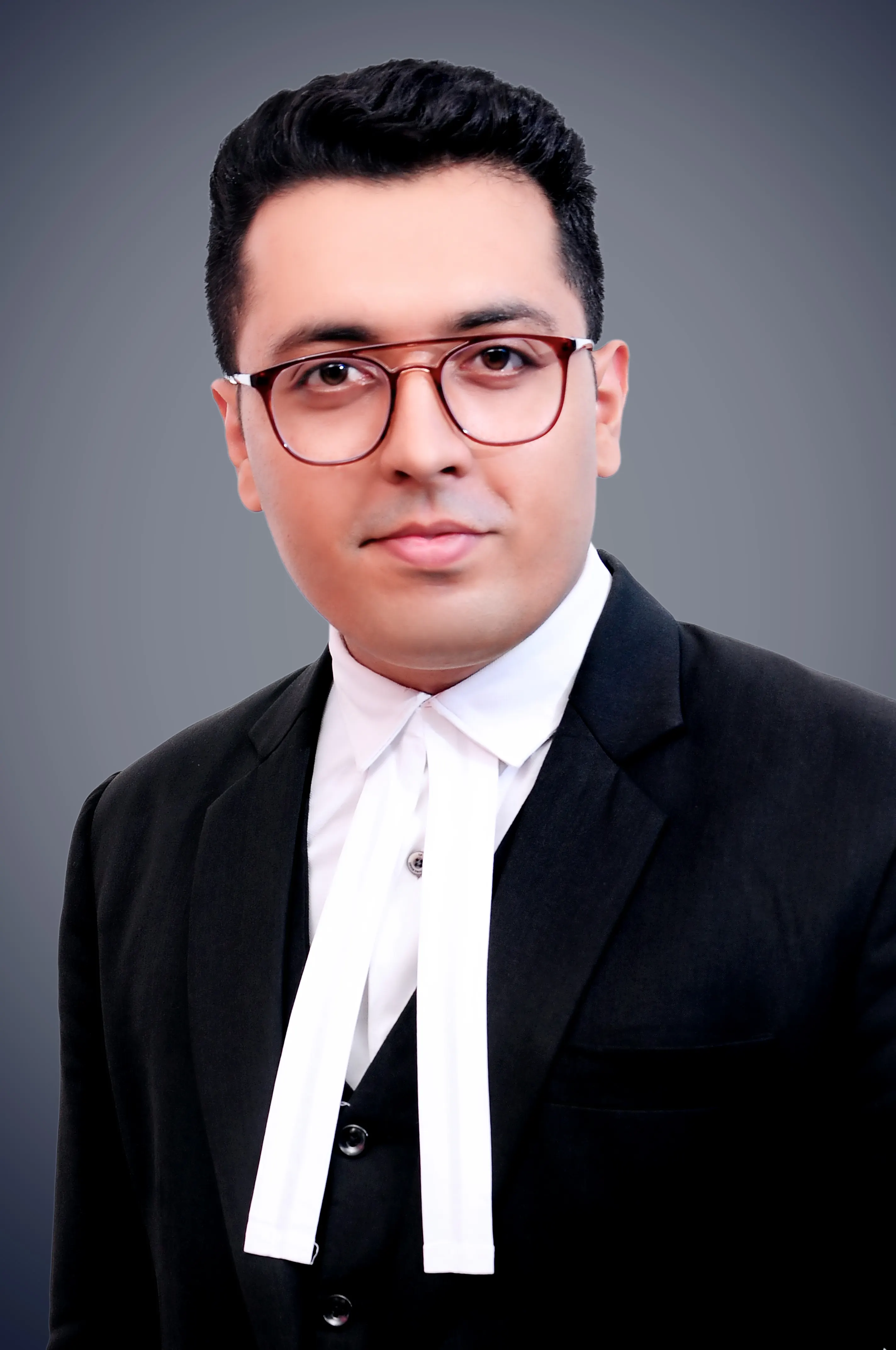 Advocate Vishu Kushwaha - Lead Matrimonial & Child Guardianship Litigator